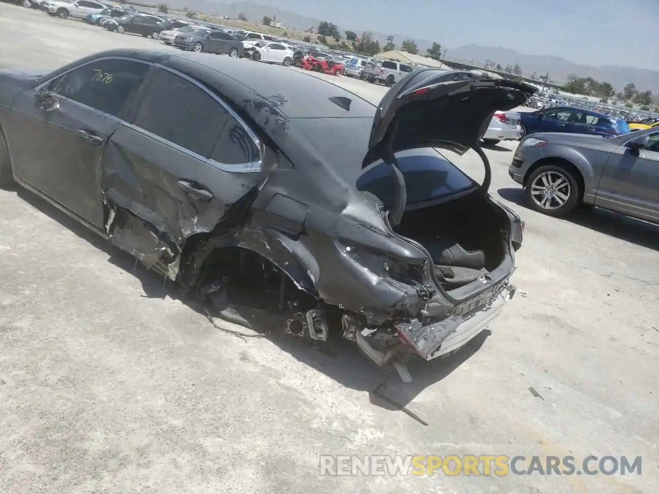 9 Photograph of a damaged car 58ADA1C16NU016491 LEXUS ES300 2022