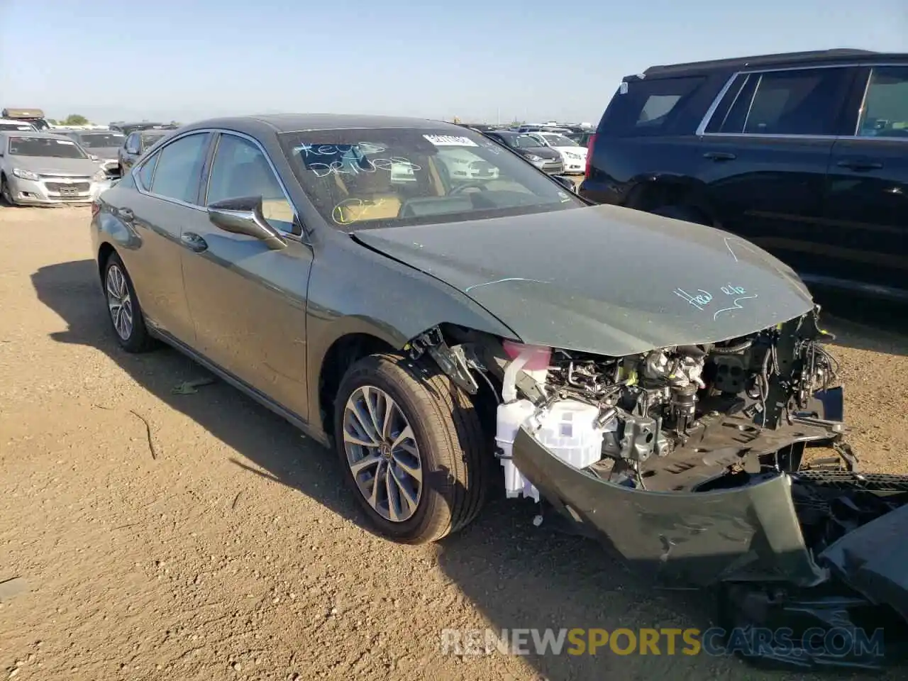 1 Photograph of a damaged car 58ADA1C17NU018167 LEXUS ES300 2022