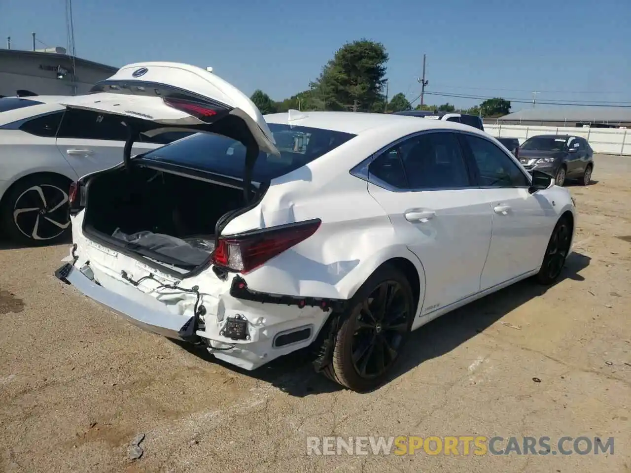 4 Photograph of a damaged car 58AGA1C10NU022445 LEXUS ES300 2022