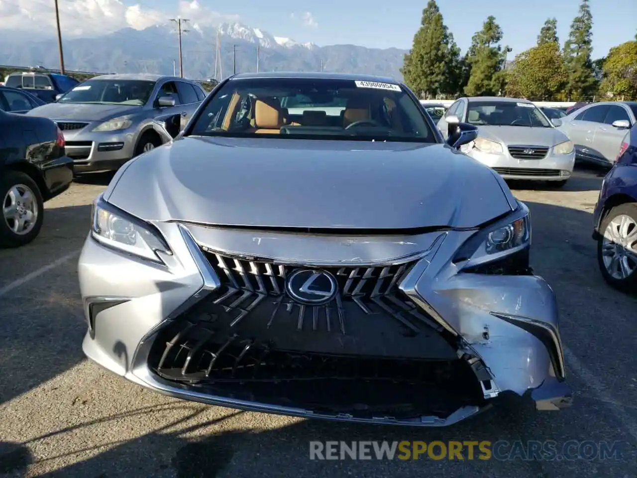 5 Photograph of a damaged car 58ADA1C10RU040355 LEXUS ES300 2024