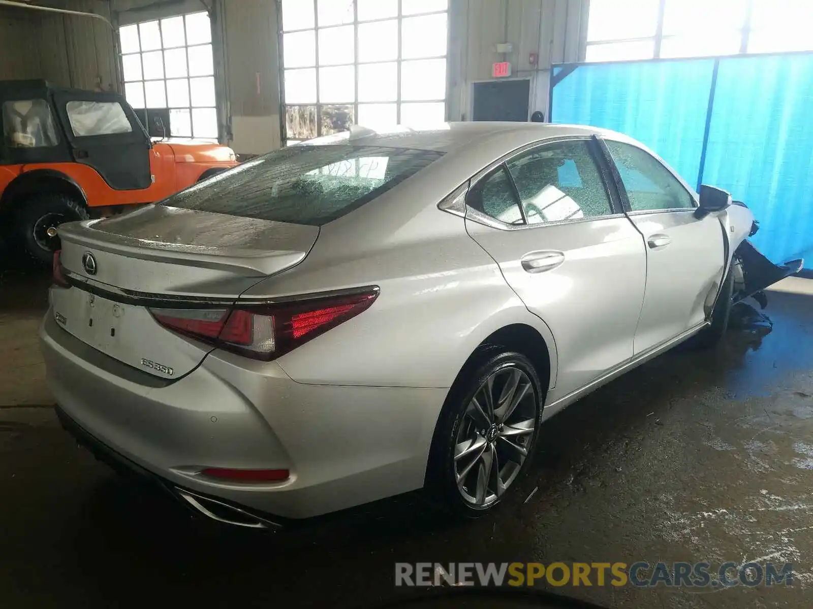 4 Photograph of a damaged car 58ABZ1B10KU002731 LEXUS ES350 2019