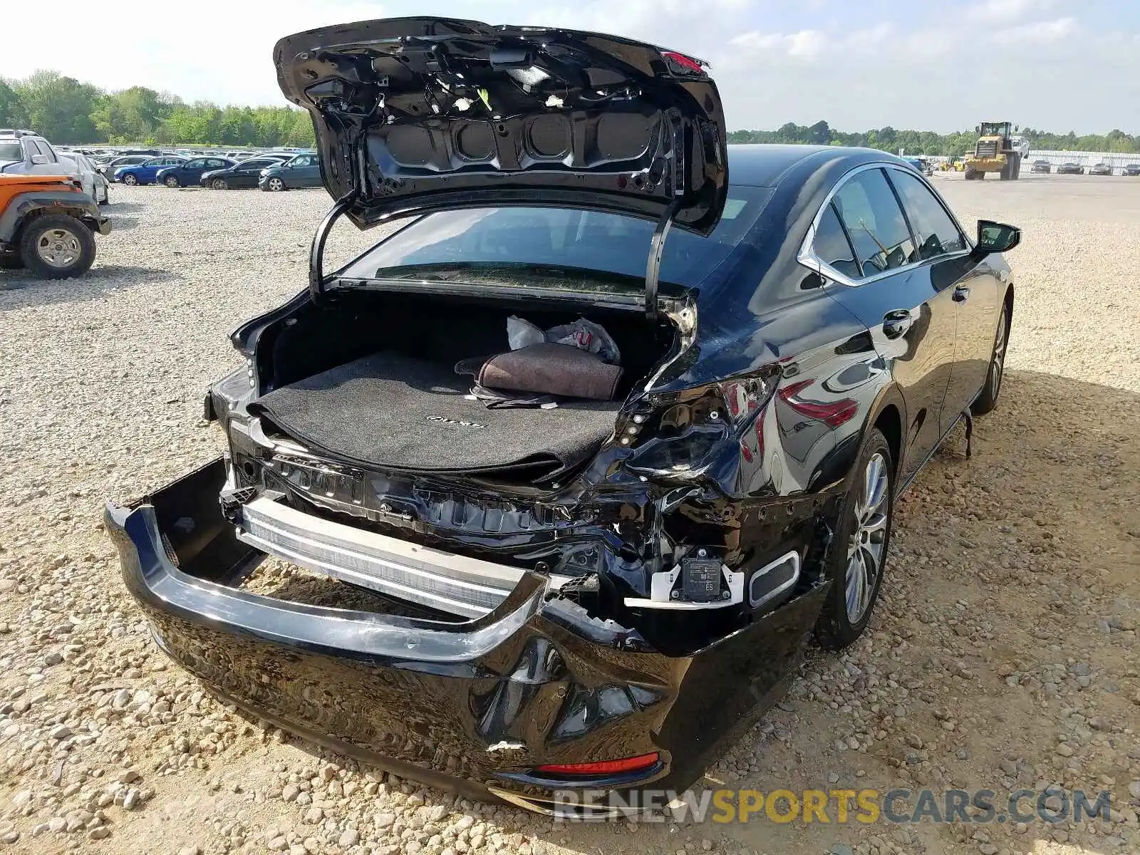 4 Photograph of a damaged car 58ABZ1B10KU002891 LEXUS ES350 2019