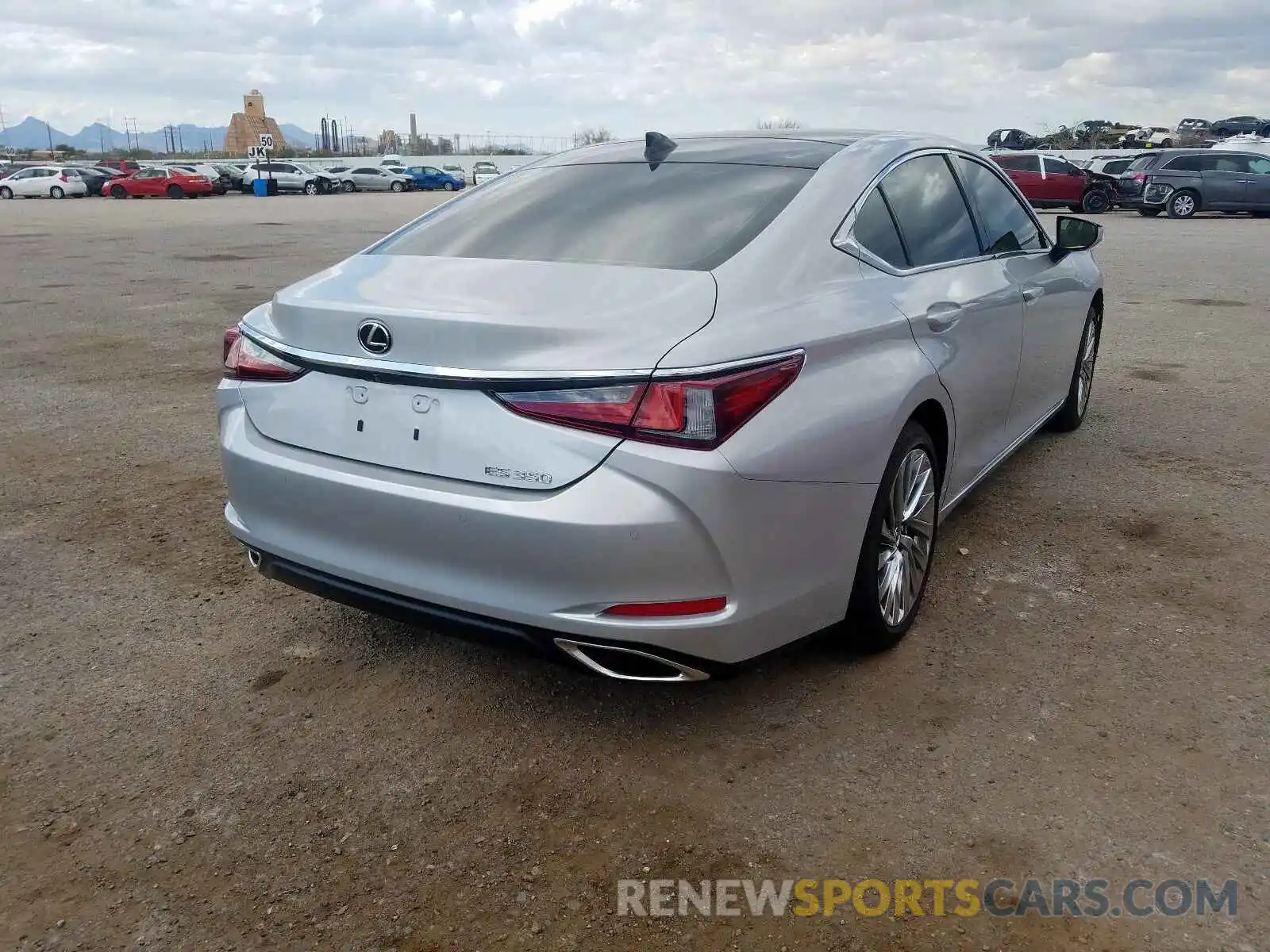 4 Photograph of a damaged car 58ABZ1B10KU003586 LEXUS ES350 2019