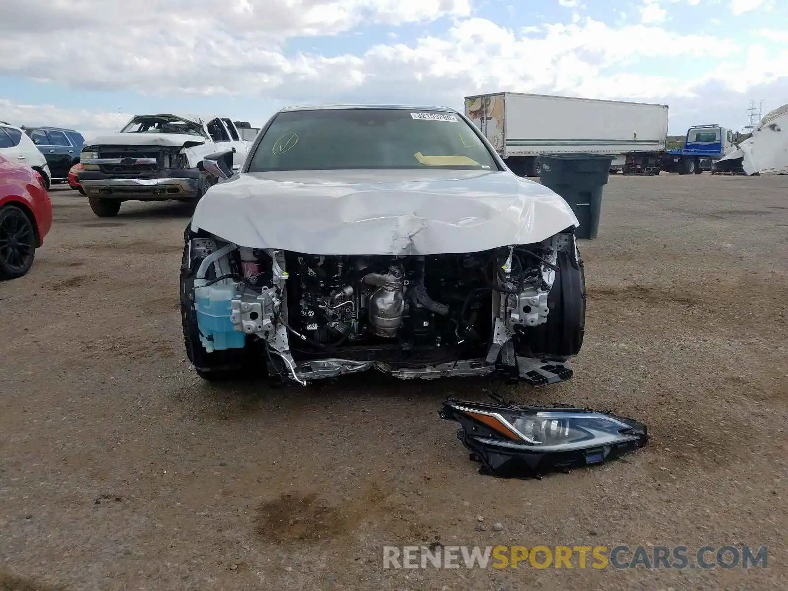 9 Photograph of a damaged car 58ABZ1B10KU003586 LEXUS ES350 2019