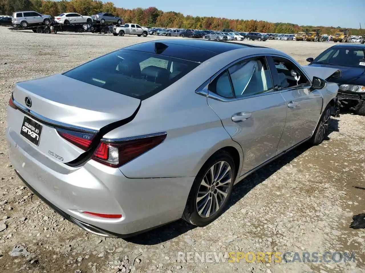 4 Photograph of a damaged car 58ABZ1B10KU004270 LEXUS ES350 2019