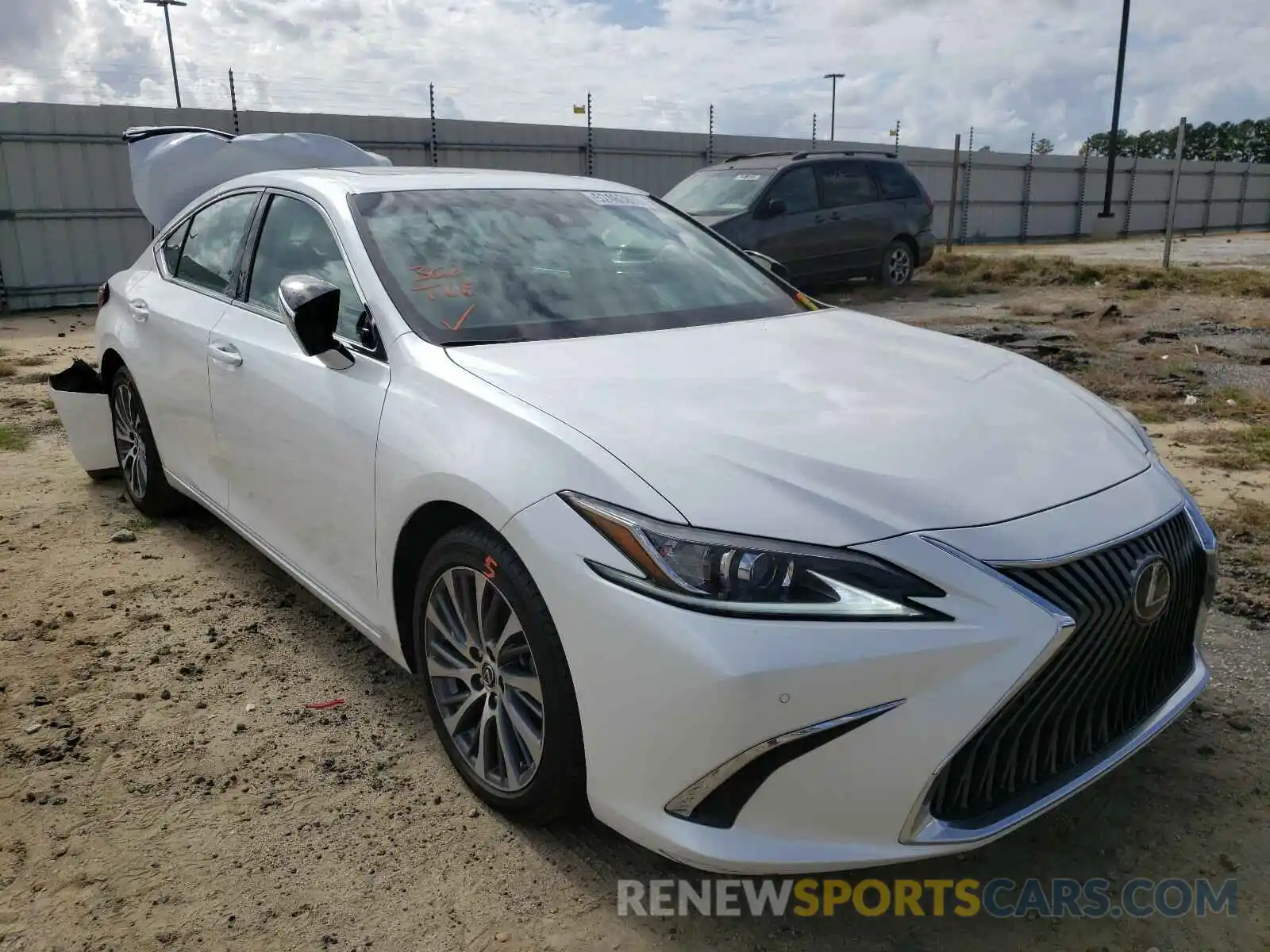 1 Photograph of a damaged car 58ABZ1B10KU006729 LEXUS ES350 2019