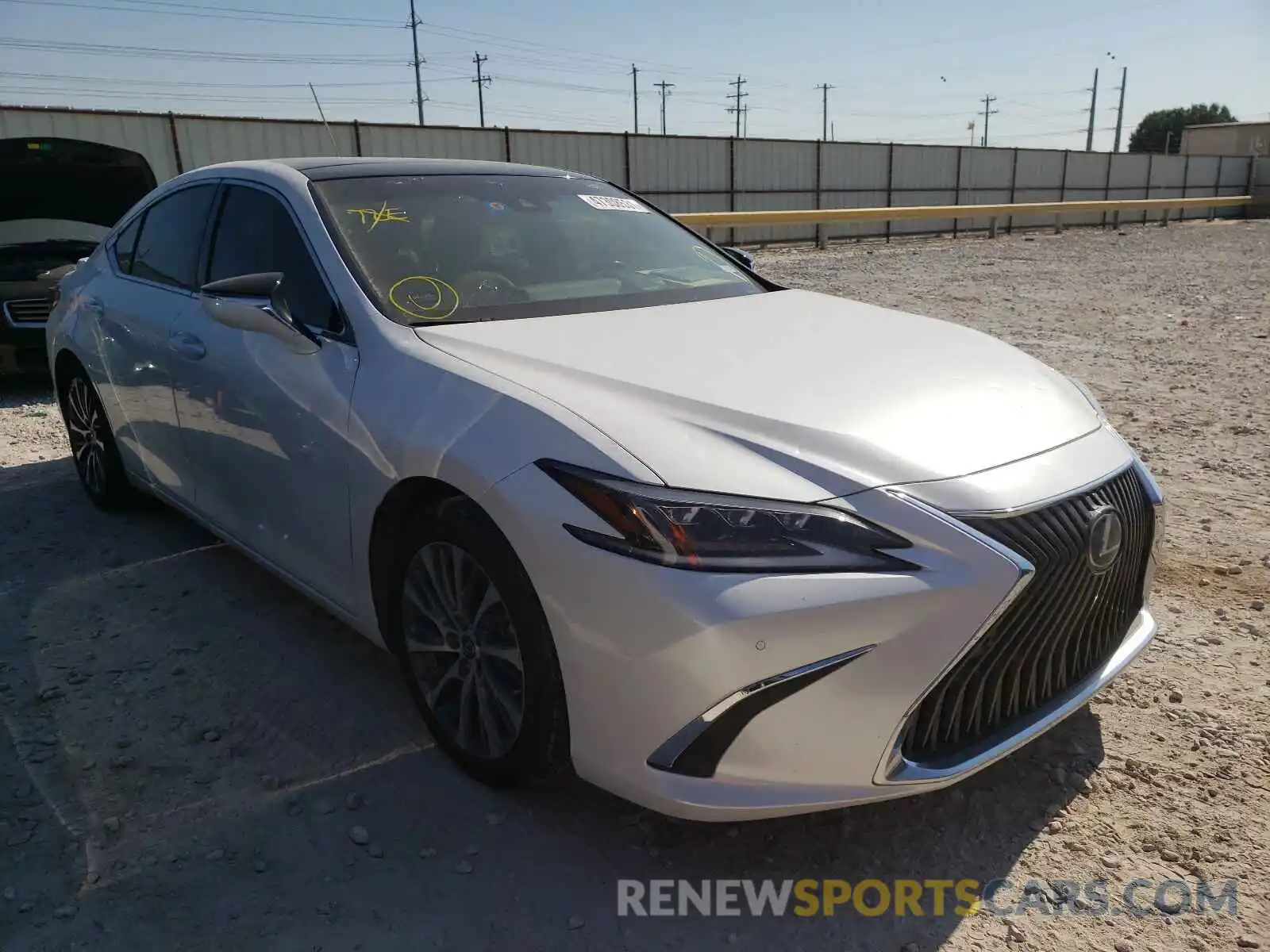 1 Photograph of a damaged car 58ABZ1B10KU010585 LEXUS ES350 2019