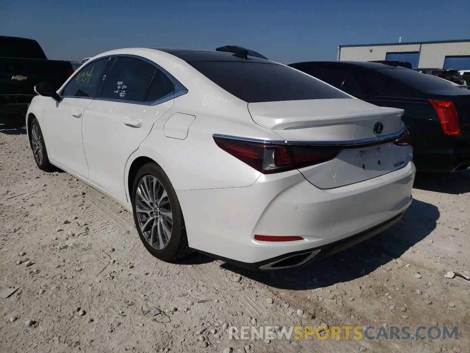 3 Photograph of a damaged car 58ABZ1B10KU010585 LEXUS ES350 2019