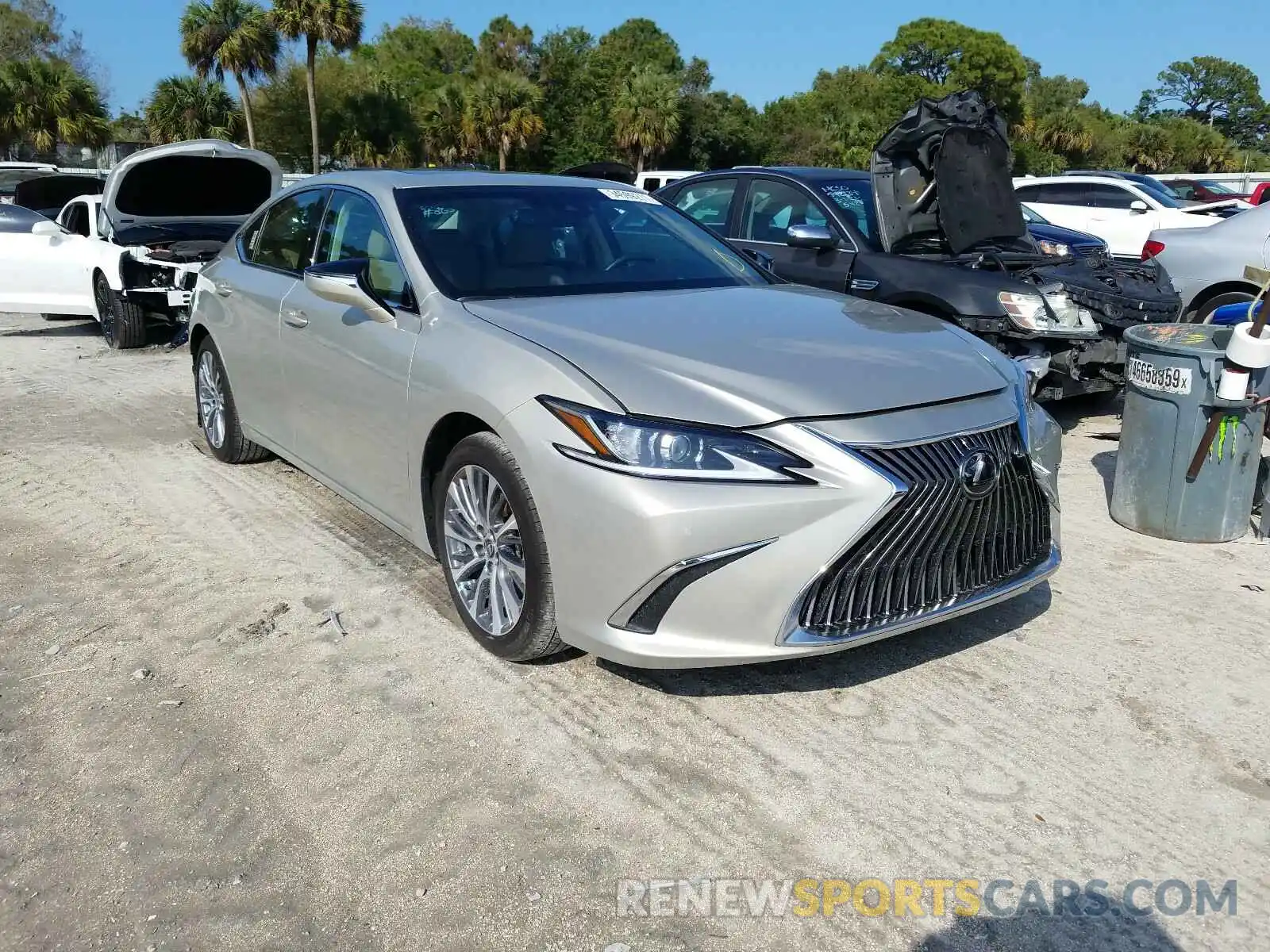 1 Photograph of a damaged car 58ABZ1B10KU015768 LEXUS ES350 2019