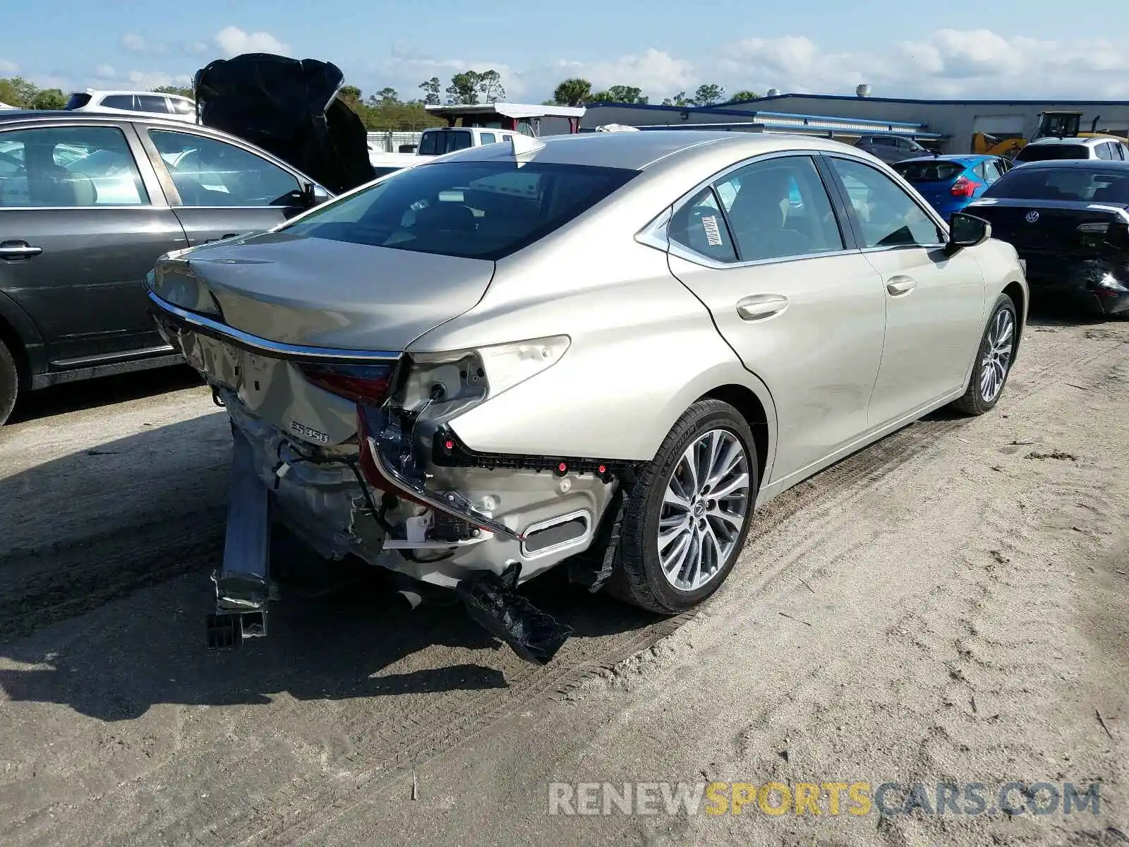 4 Photograph of a damaged car 58ABZ1B10KU015768 LEXUS ES350 2019