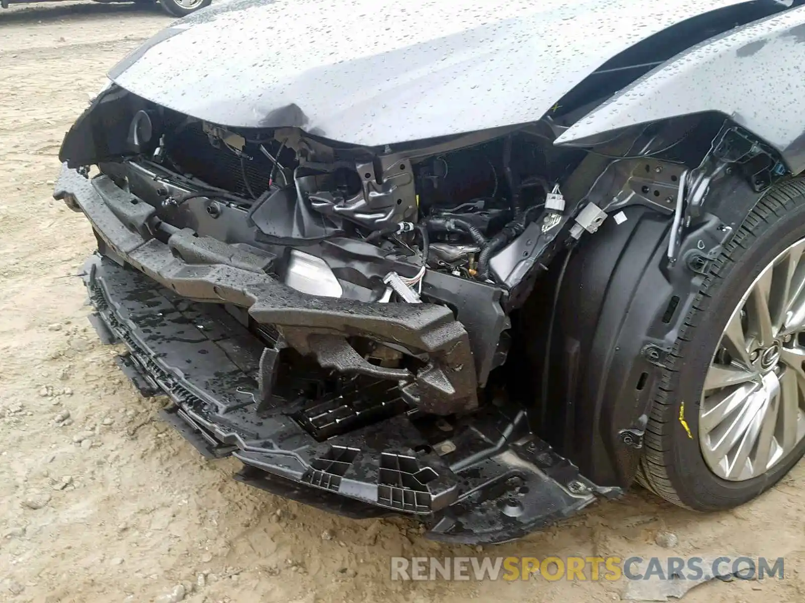 9 Photograph of a damaged car 58ABZ1B10KU020646 LEXUS ES350 2019