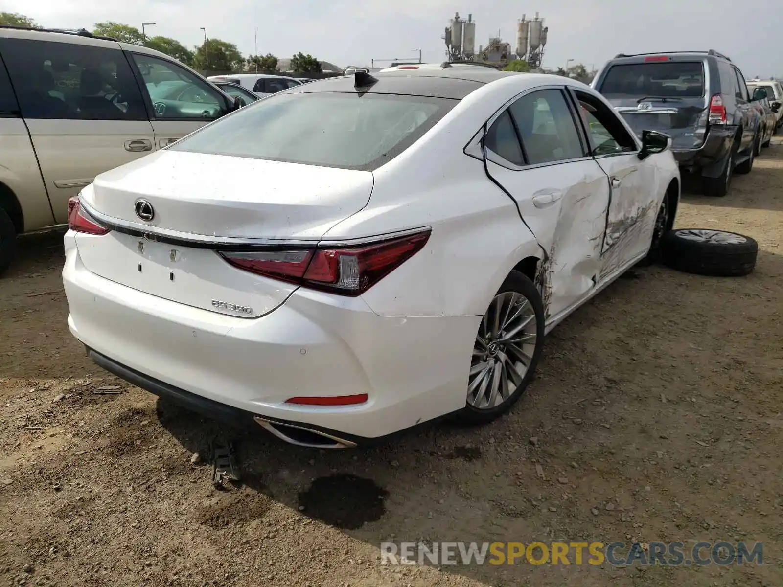 4 Photograph of a damaged car 58ABZ1B10KU021134 LEXUS ES350 2019