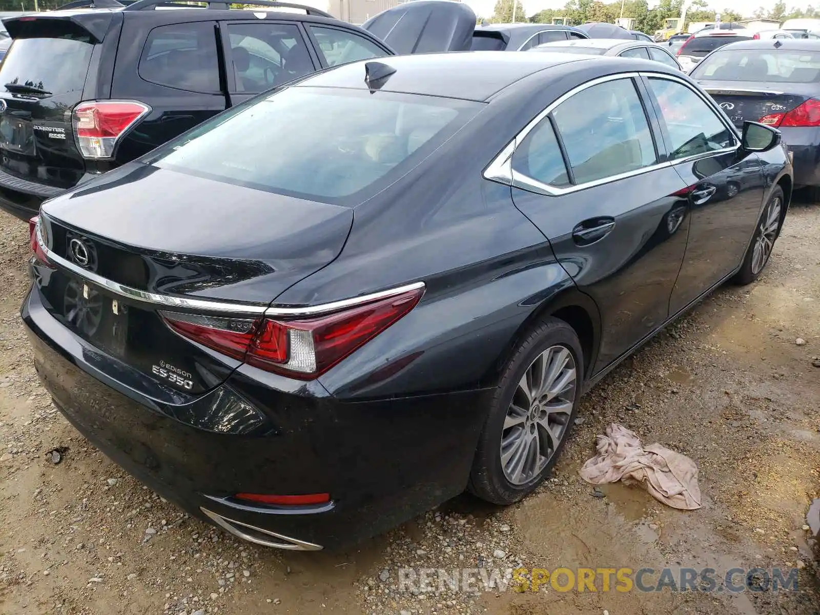 4 Photograph of a damaged car 58ABZ1B10KU022591 LEXUS ES350 2019