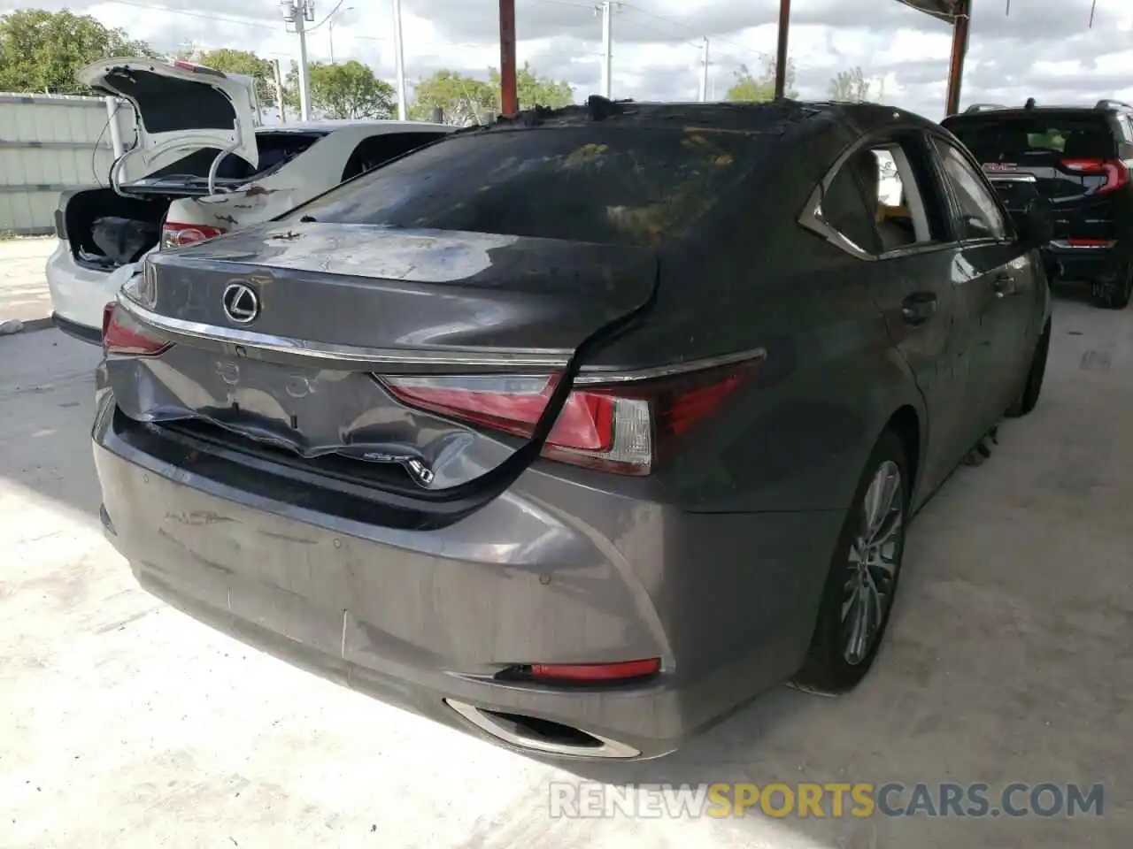 4 Photograph of a damaged car 58ABZ1B10KU022607 LEXUS ES350 2019