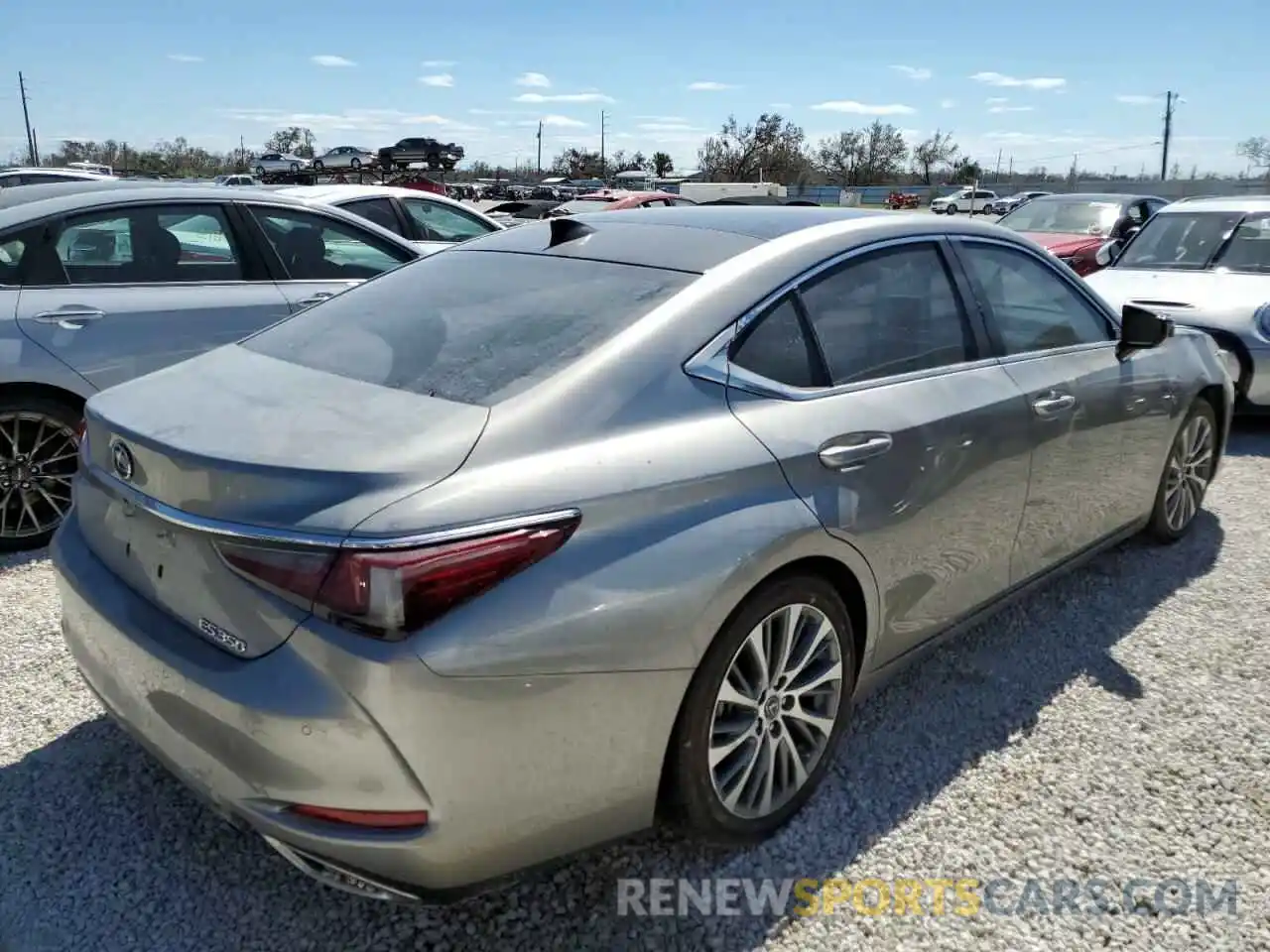 4 Photograph of a damaged car 58ABZ1B10KU022638 LEXUS ES350 2019