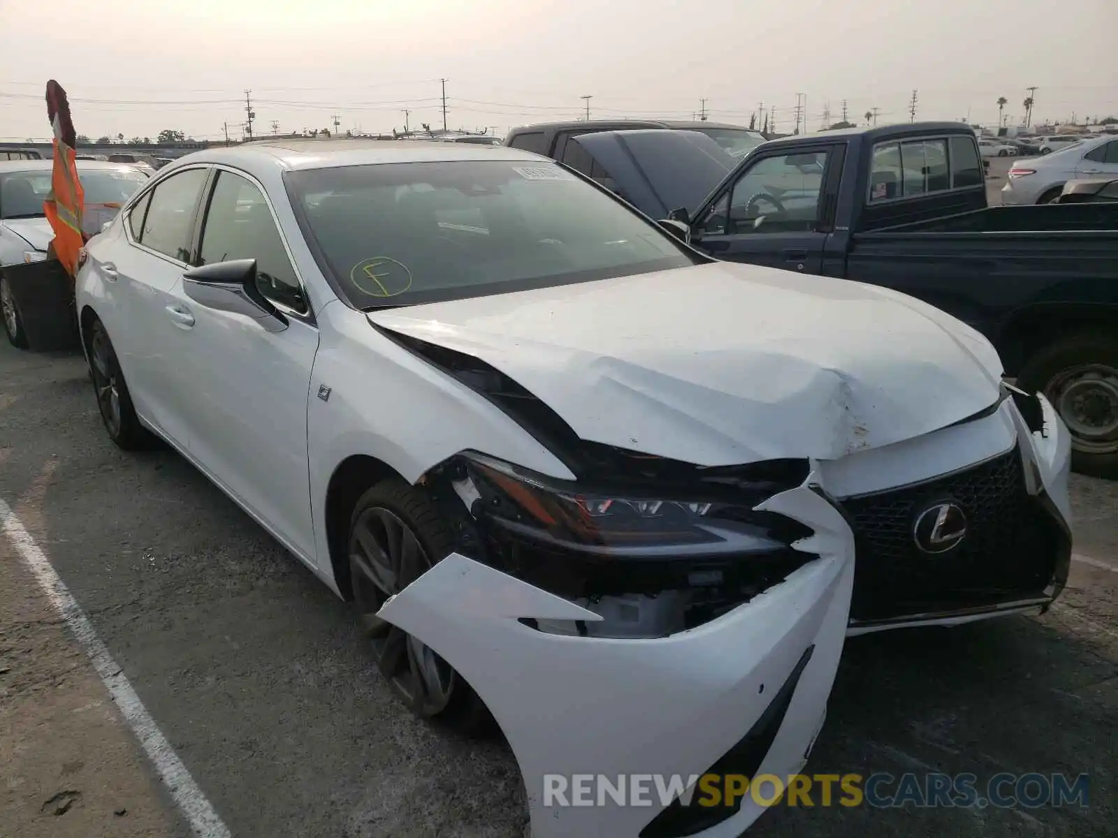 1 Photograph of a damaged car 58ABZ1B10KU025961 LEXUS ES350 2019