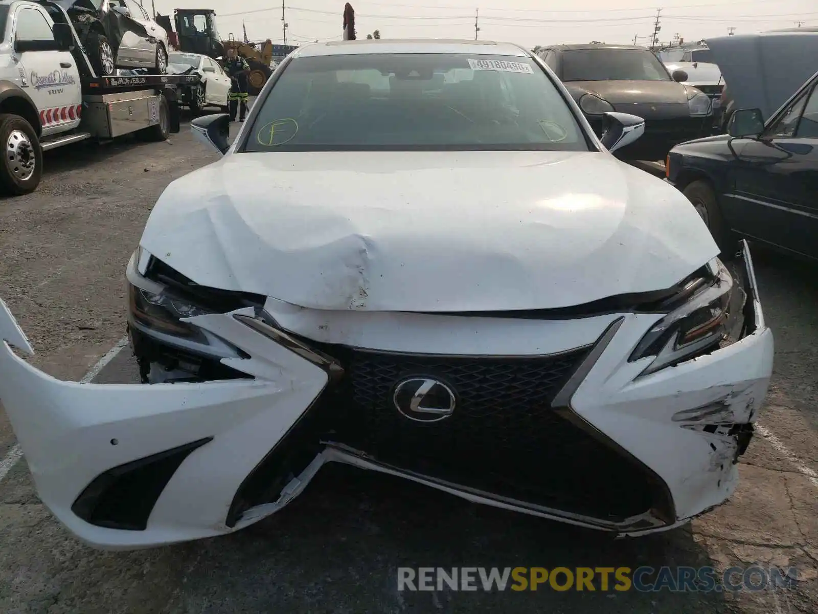 9 Photograph of a damaged car 58ABZ1B10KU025961 LEXUS ES350 2019