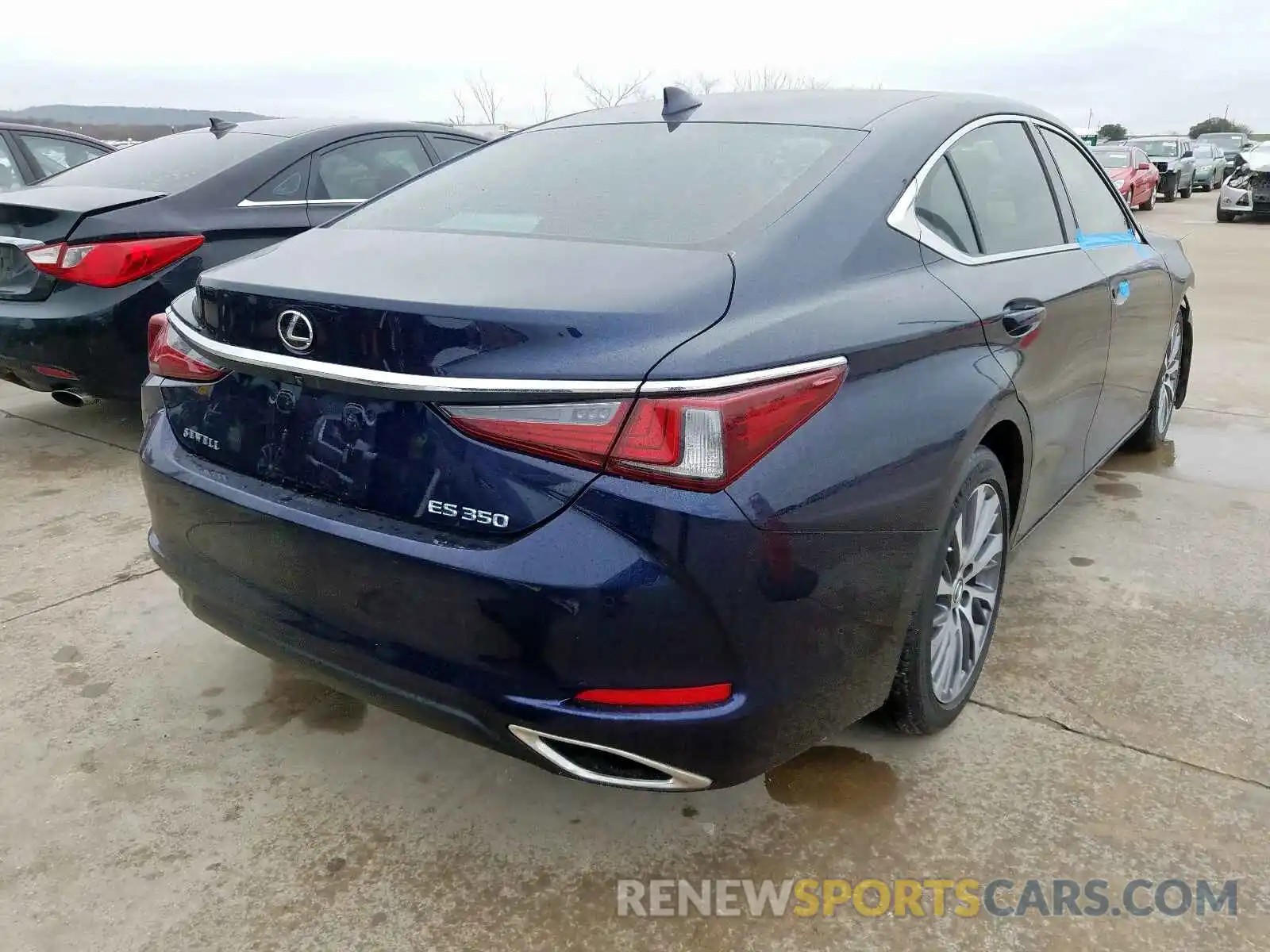 4 Photograph of a damaged car 58ABZ1B10KU029816 LEXUS ES350 2019