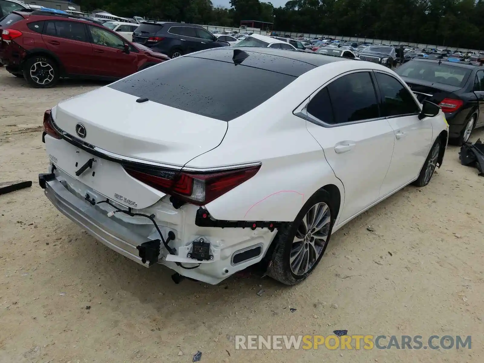 4 Photograph of a damaged car 58ABZ1B10KU031548 LEXUS ES350 2019