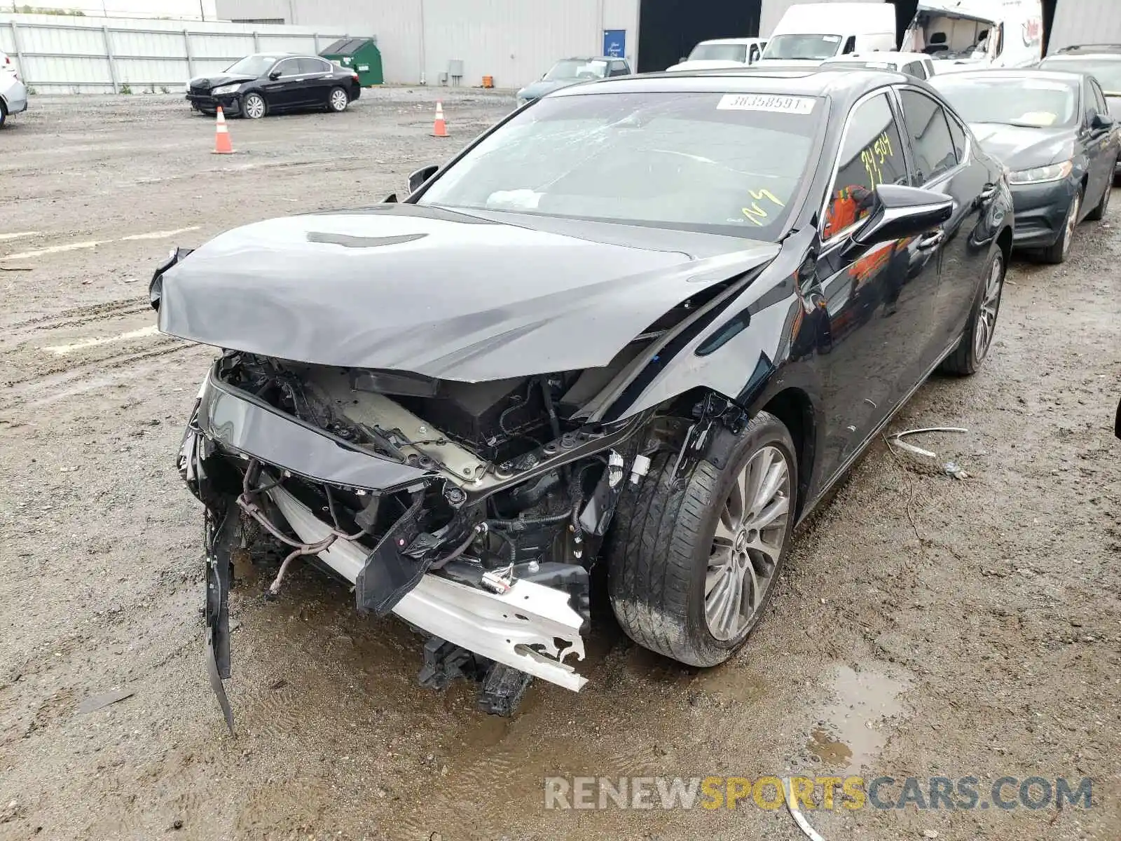 2 Фотография поврежденного автомобиля 58ABZ1B10KU039083 LEXUS ES350 2019