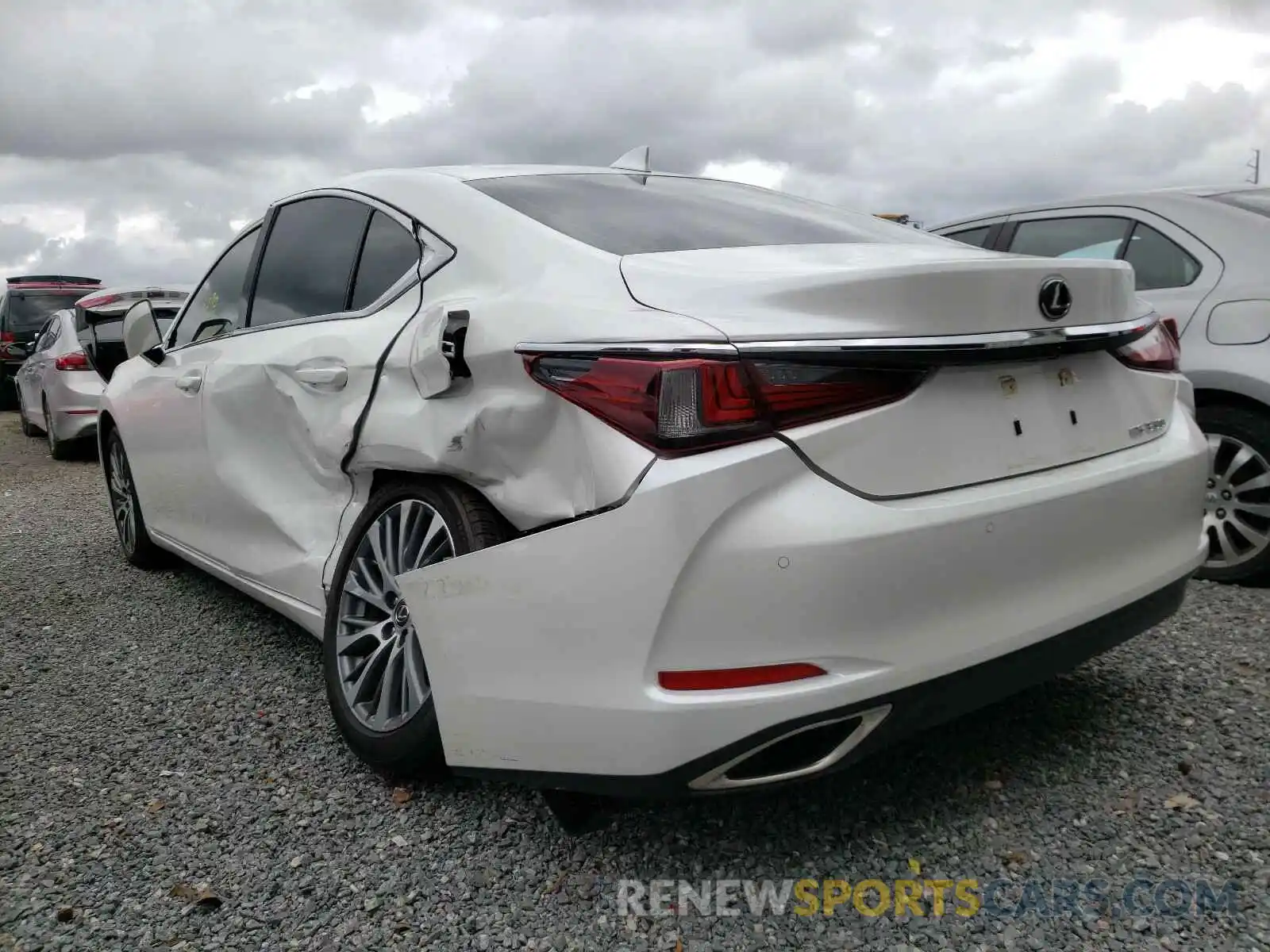 3 Photograph of a damaged car 58ABZ1B10KU041190 LEXUS ES350 2019