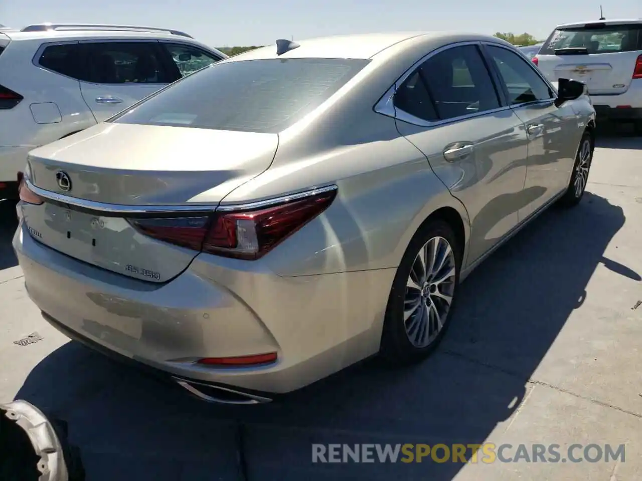 4 Photograph of a damaged car 58ABZ1B10KU042209 LEXUS ES350 2019