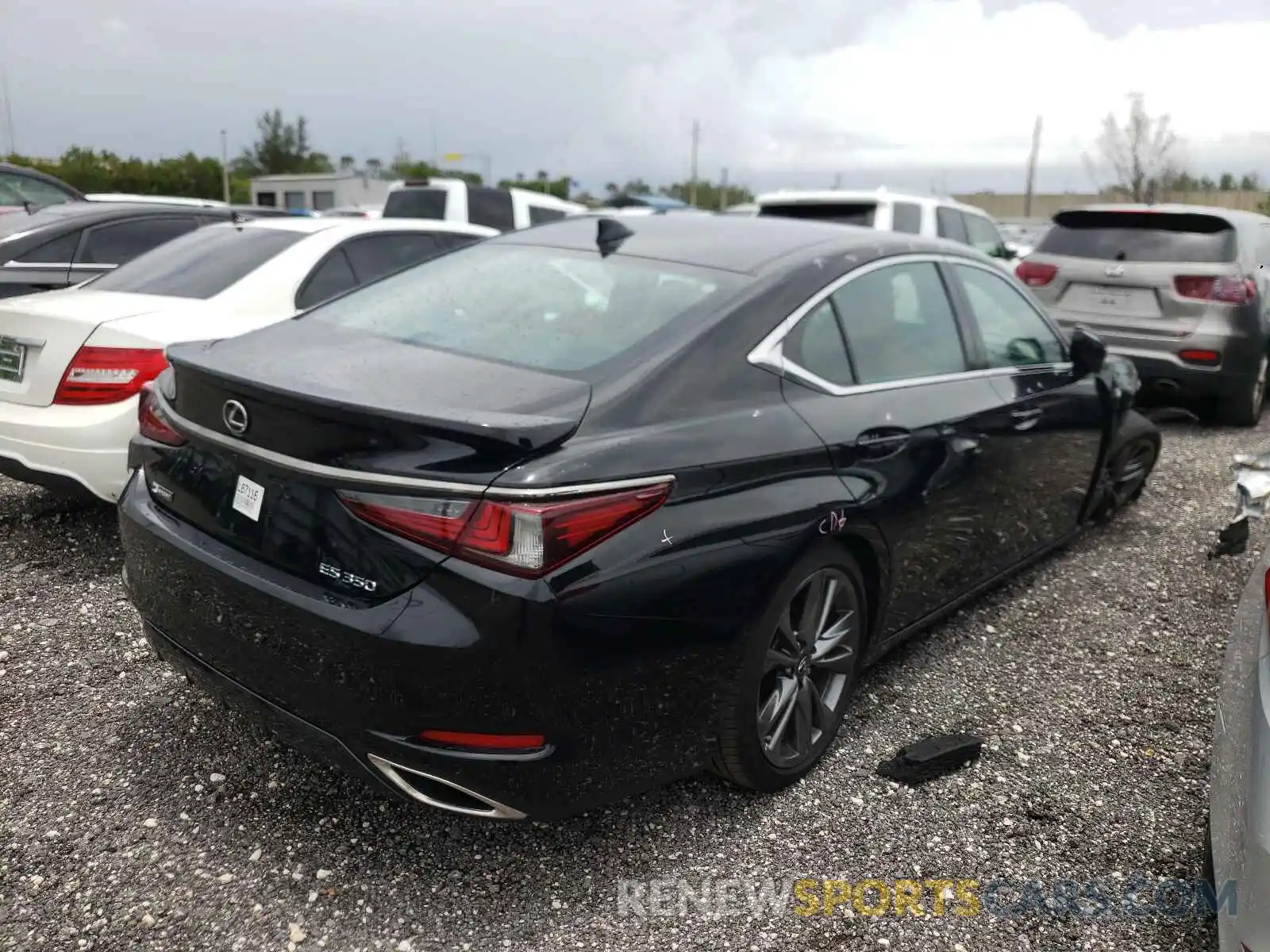 4 Photograph of a damaged car 58ABZ1B10KU045210 LEXUS ES350 2019