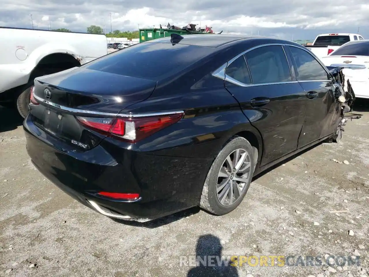 4 Photograph of a damaged car 58ABZ1B10KU047572 LEXUS ES350 2019