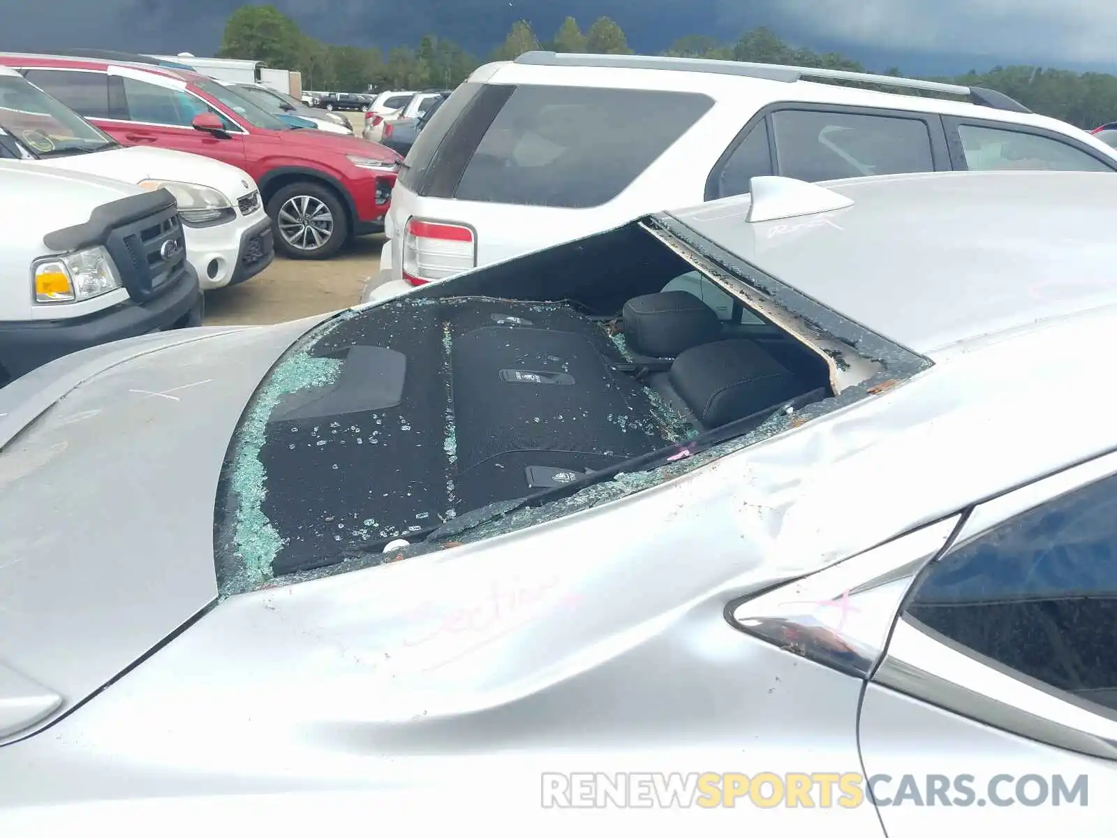 9 Photograph of a damaged car 58ABZ1B10KU048429 LEXUS ES350 2019