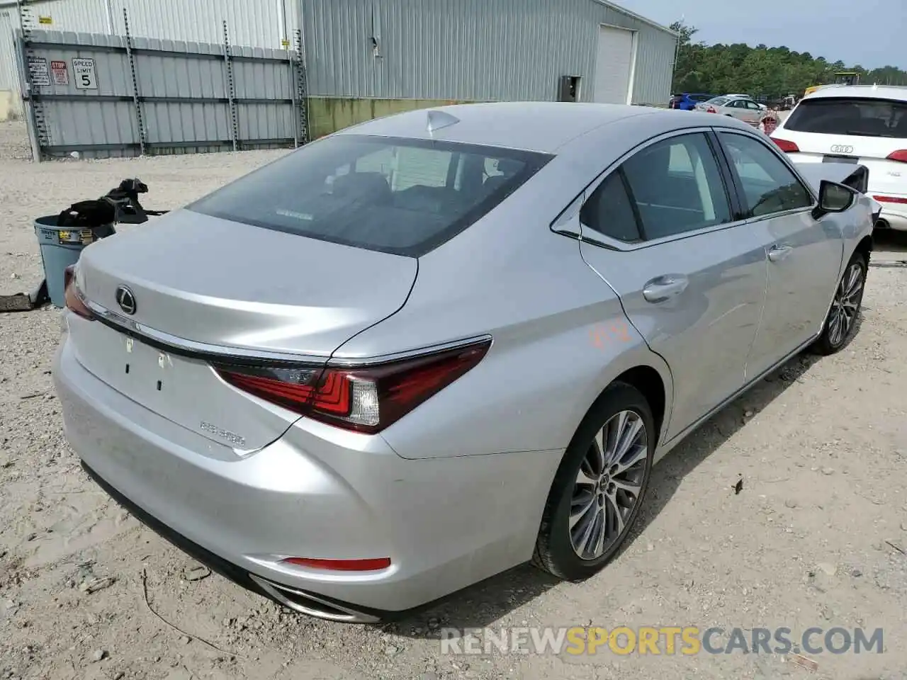 4 Photograph of a damaged car 58ABZ1B10KU050441 LEXUS ES350 2019