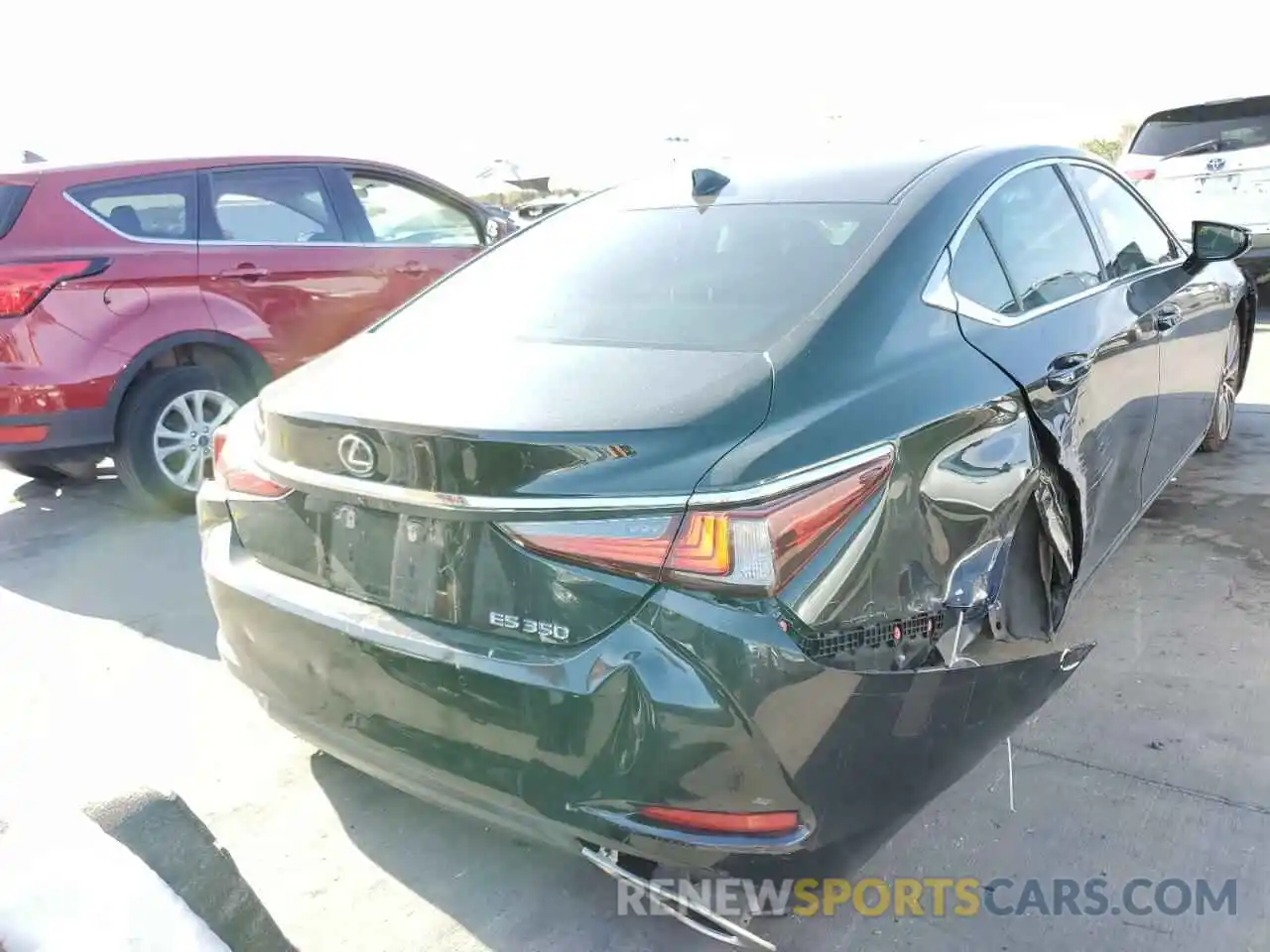 4 Photograph of a damaged car 58ABZ1B11KU001782 LEXUS ES350 2019