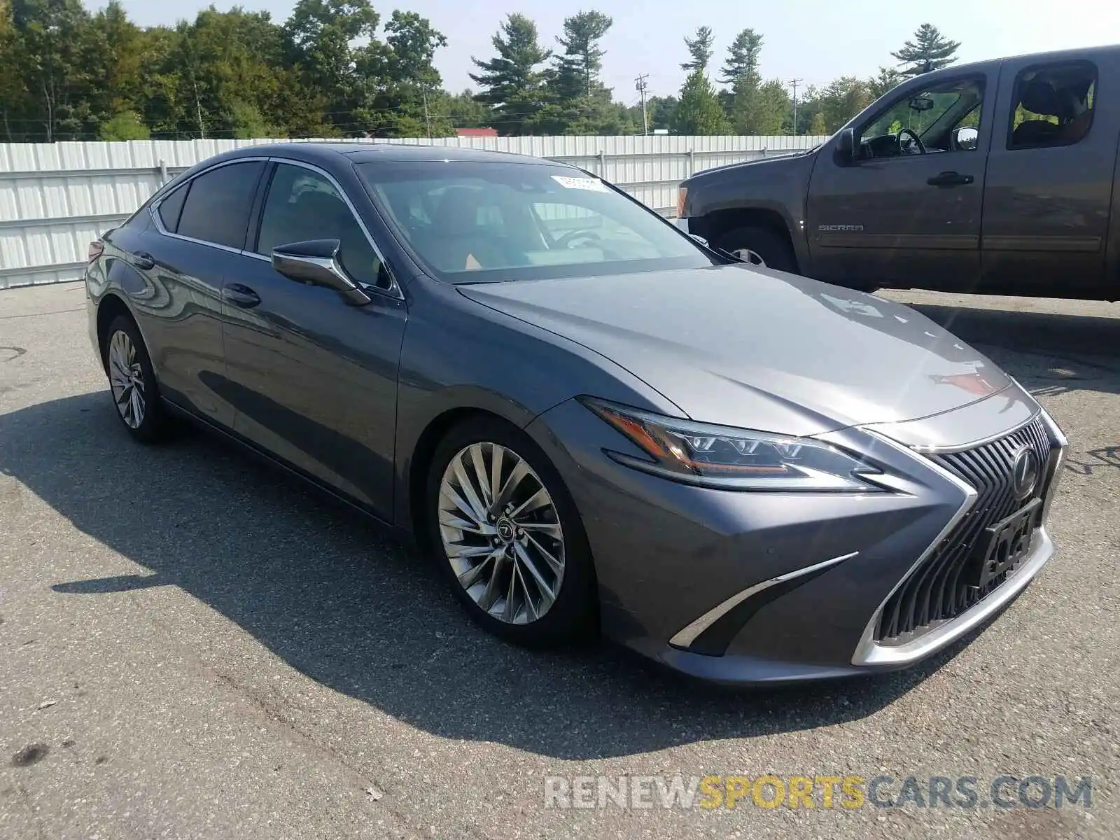 1 Photograph of a damaged car 58ABZ1B11KU003127 LEXUS ES350 2019