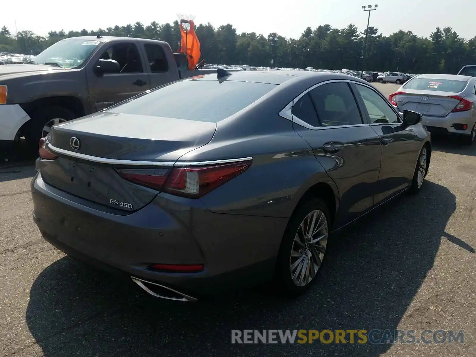 4 Photograph of a damaged car 58ABZ1B11KU003127 LEXUS ES350 2019