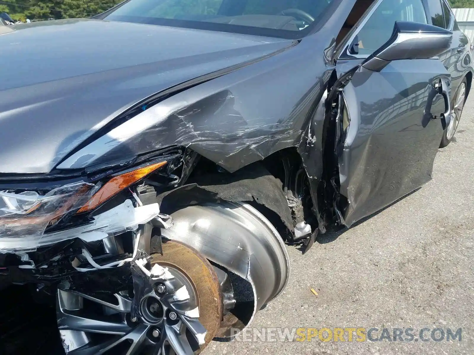 9 Photograph of a damaged car 58ABZ1B11KU003127 LEXUS ES350 2019