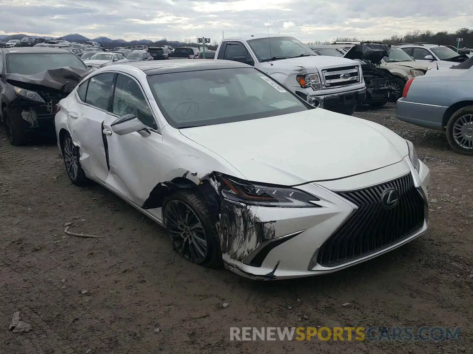 1 Photograph of a damaged car 58ABZ1B11KU003418 LEXUS ES350 2019