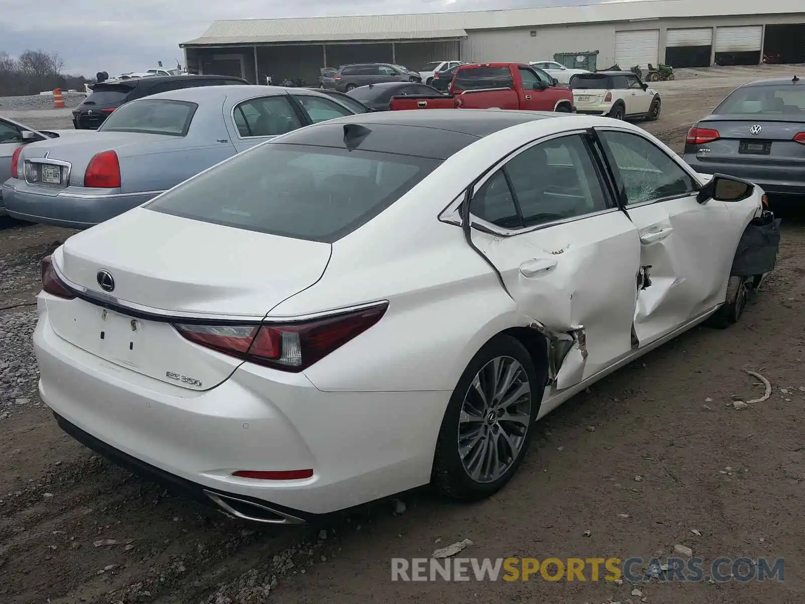 4 Photograph of a damaged car 58ABZ1B11KU003418 LEXUS ES350 2019