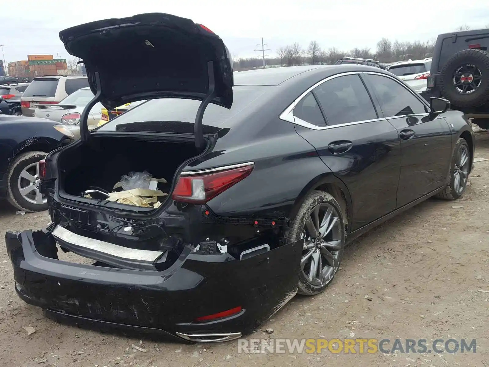 4 Photograph of a damaged car 58ABZ1B11KU005668 LEXUS ES350 2019