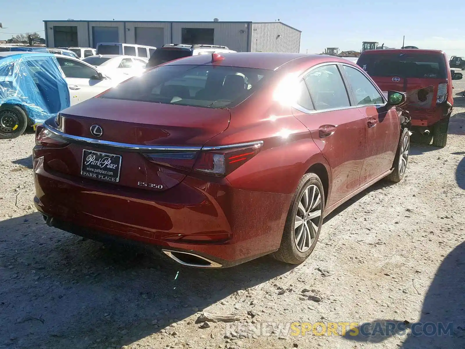 4 Photograph of a damaged car 58ABZ1B11KU005864 LEXUS ES350 2019