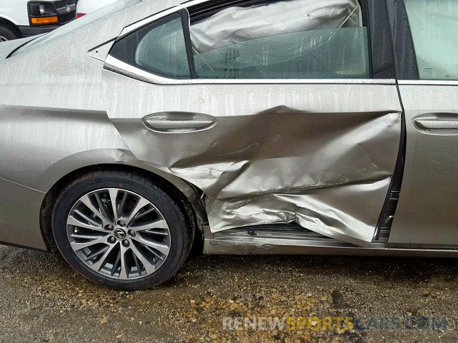 9 Photograph of a damaged car 58ABZ1B11KU013379 LEXUS ES350 2019