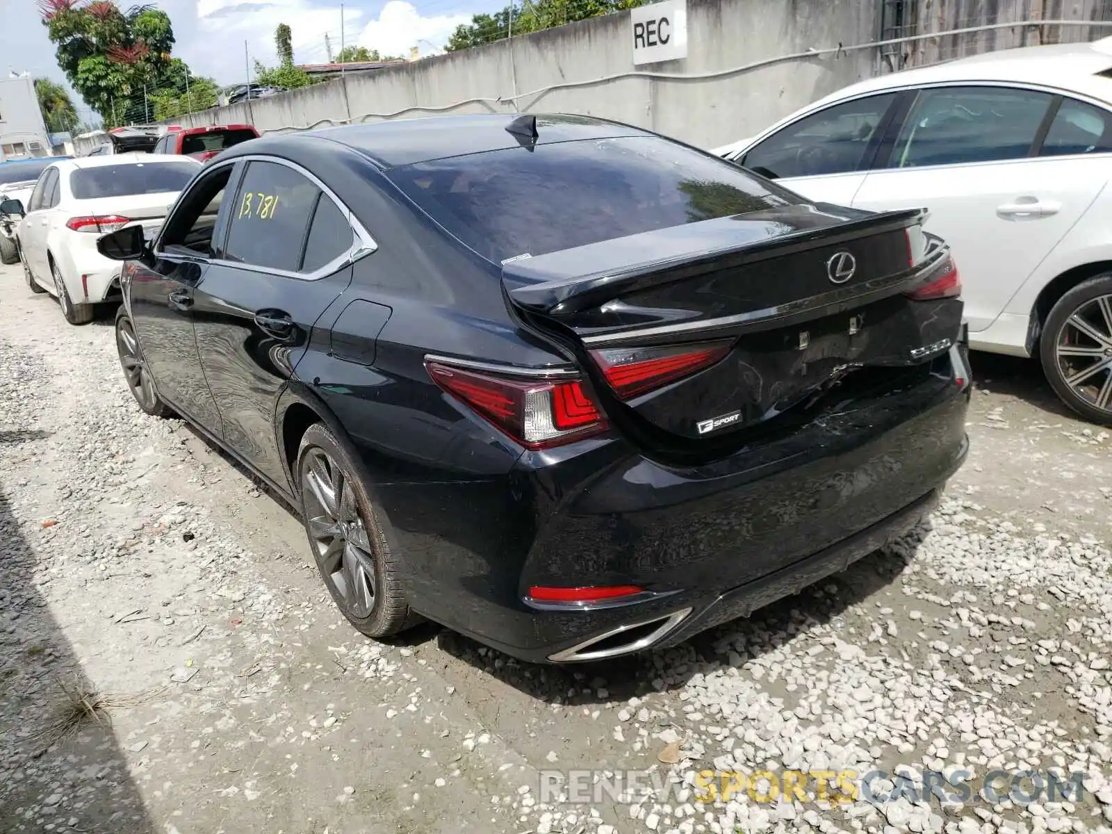 3 Photograph of a damaged car 58ABZ1B11KU020428 LEXUS ES350 2019