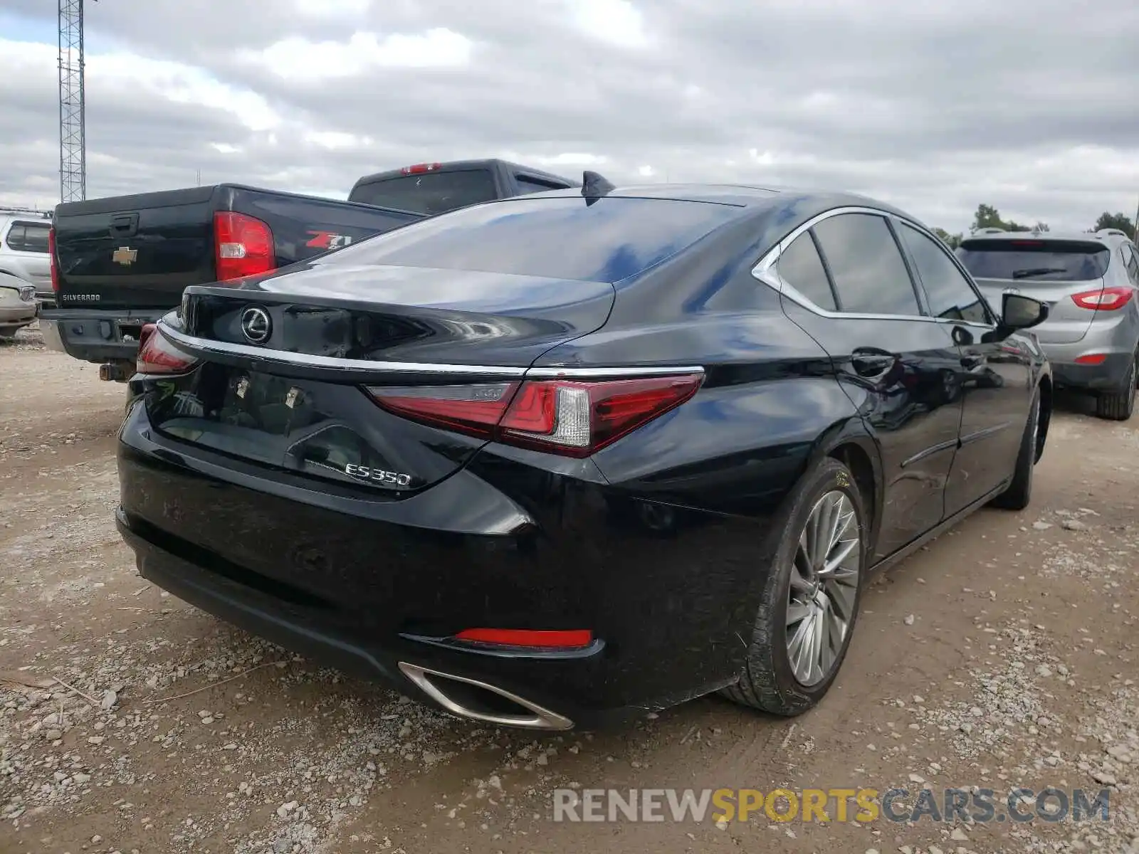 4 Photograph of a damaged car 58ABZ1B11KU021157 LEXUS ES350 2019