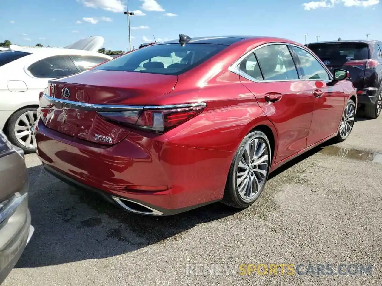 4 Photograph of a damaged car 58ABZ1B11KU026746 LEXUS ES350 2019