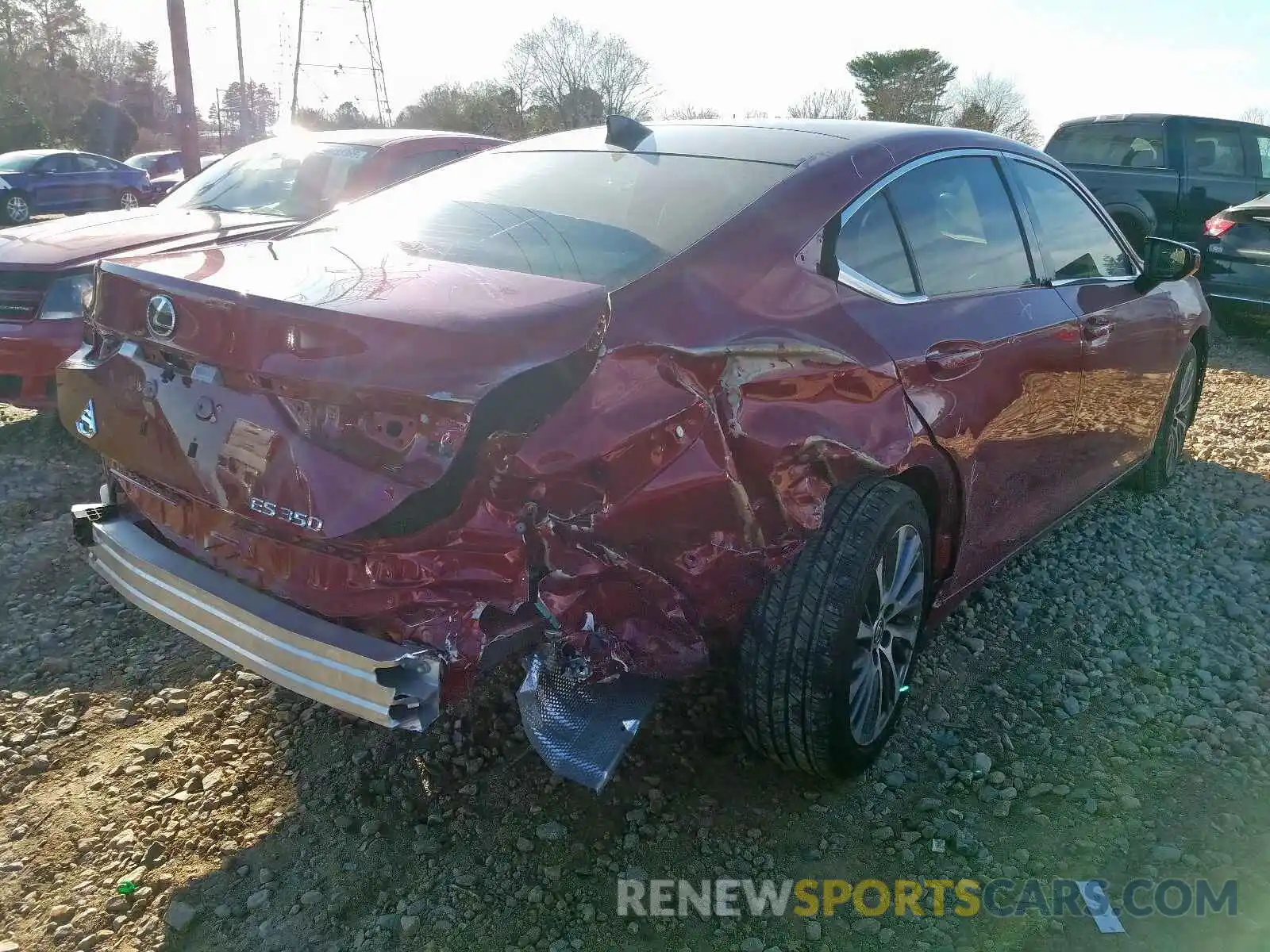 4 Photograph of a damaged car 58ABZ1B11KU028965 LEXUS ES350 2019