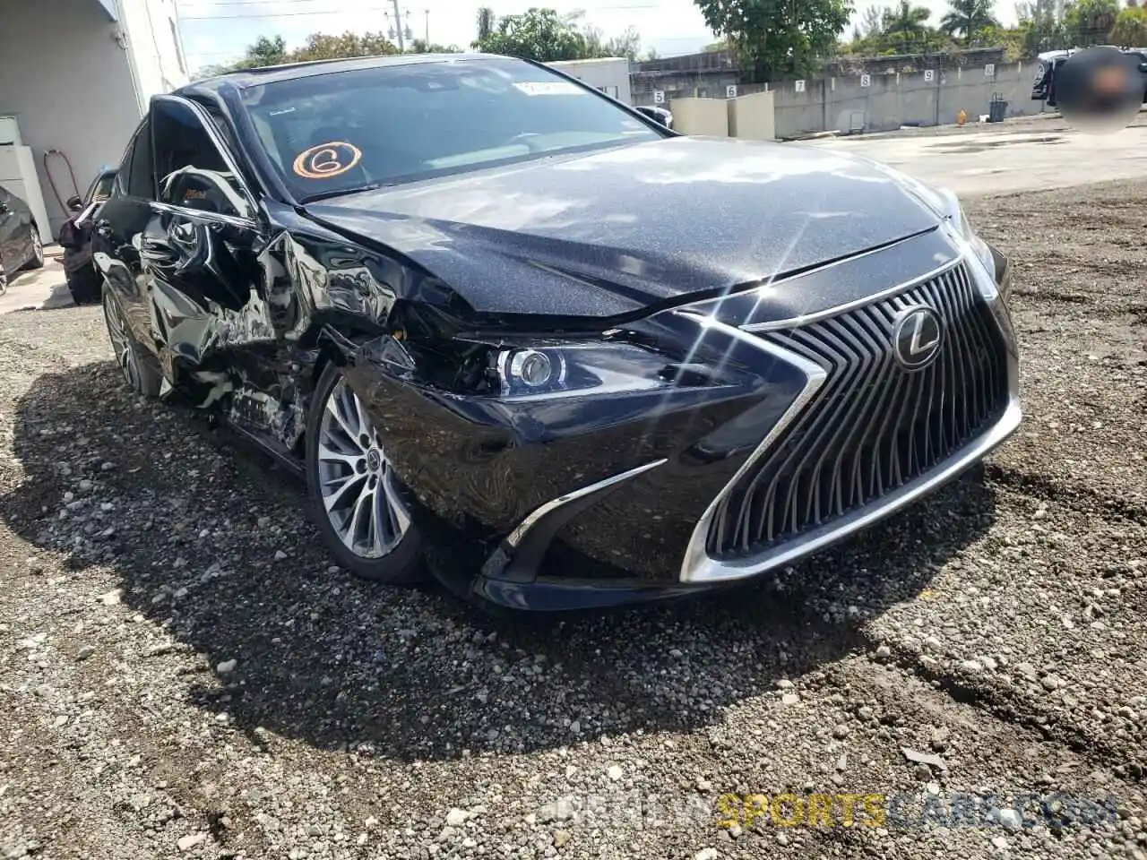 1 Photograph of a damaged car 58ABZ1B11KU031042 LEXUS ES350 2019