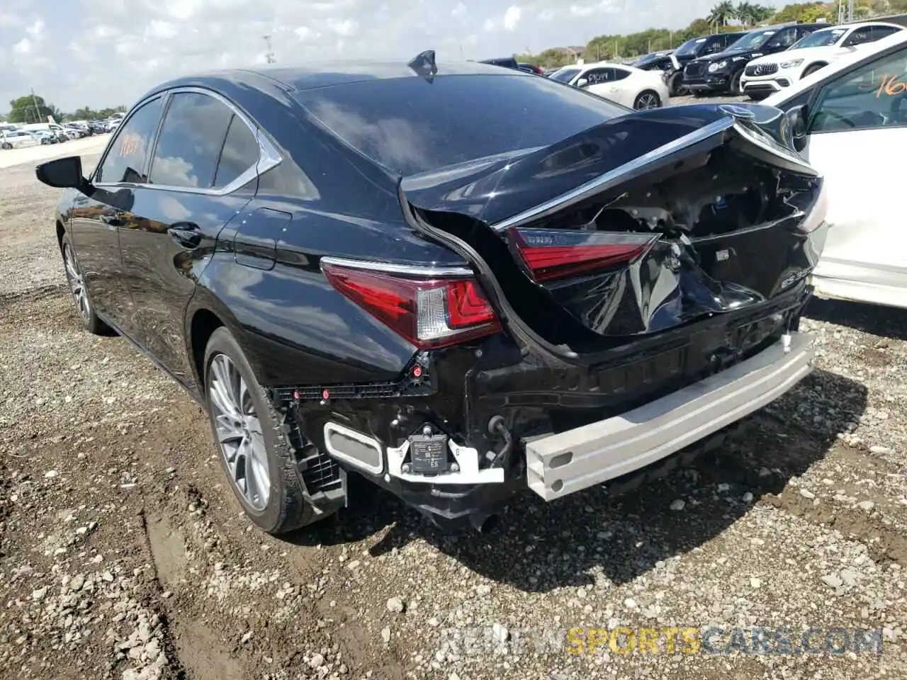 3 Photograph of a damaged car 58ABZ1B11KU031042 LEXUS ES350 2019