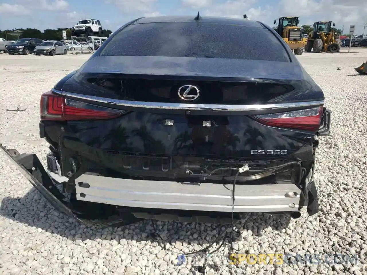 9 Photograph of a damaged car 58ABZ1B11KU031042 LEXUS ES350 2019