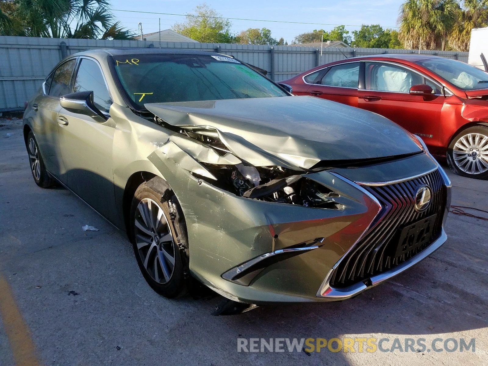 1 Photograph of a damaged car 58ABZ1B11KU033759 LEXUS ES350 2019