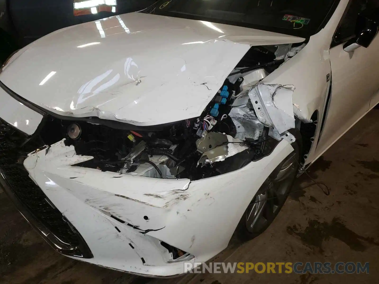 9 Фотография поврежденного автомобиля 58ABZ1B11KU035608 LEXUS ES350 2019