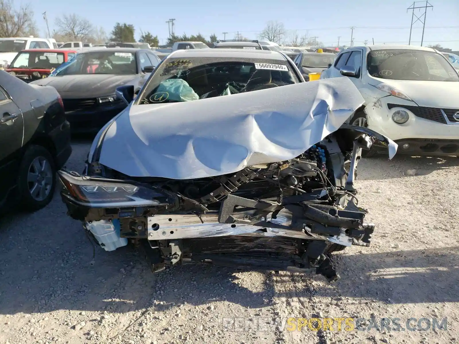 9 Photograph of a damaged car 58ABZ1B11KU037536 LEXUS ES350 2019