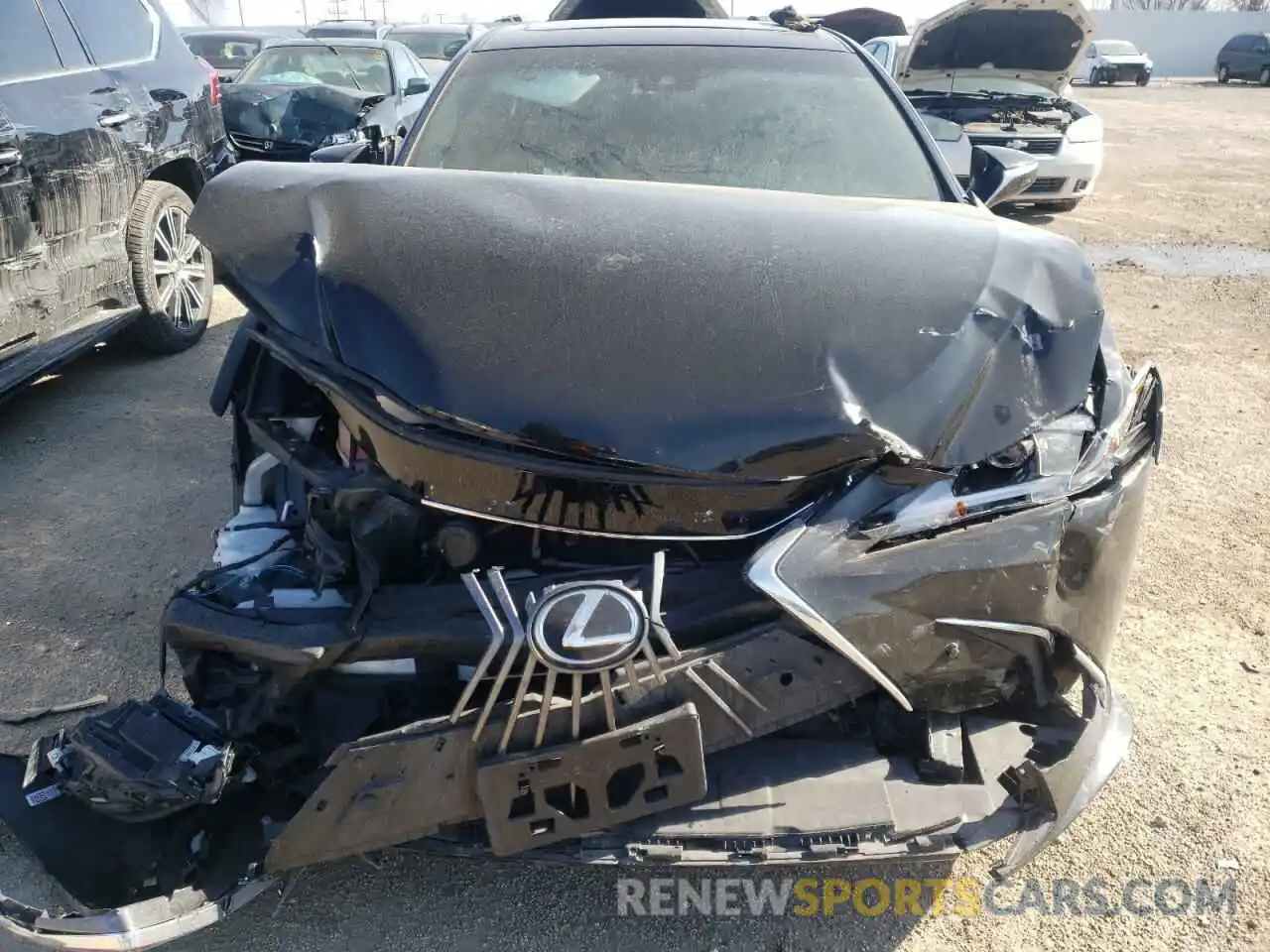 7 Photograph of a damaged car 58ABZ1B11KU037830 LEXUS ES350 2019